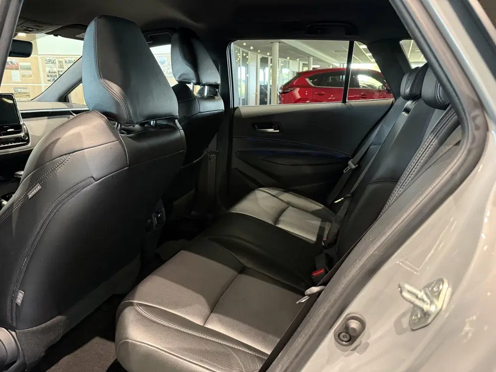 Toyota Corolla 2.0 Hybrid Dynamic uit 2023, foto 10