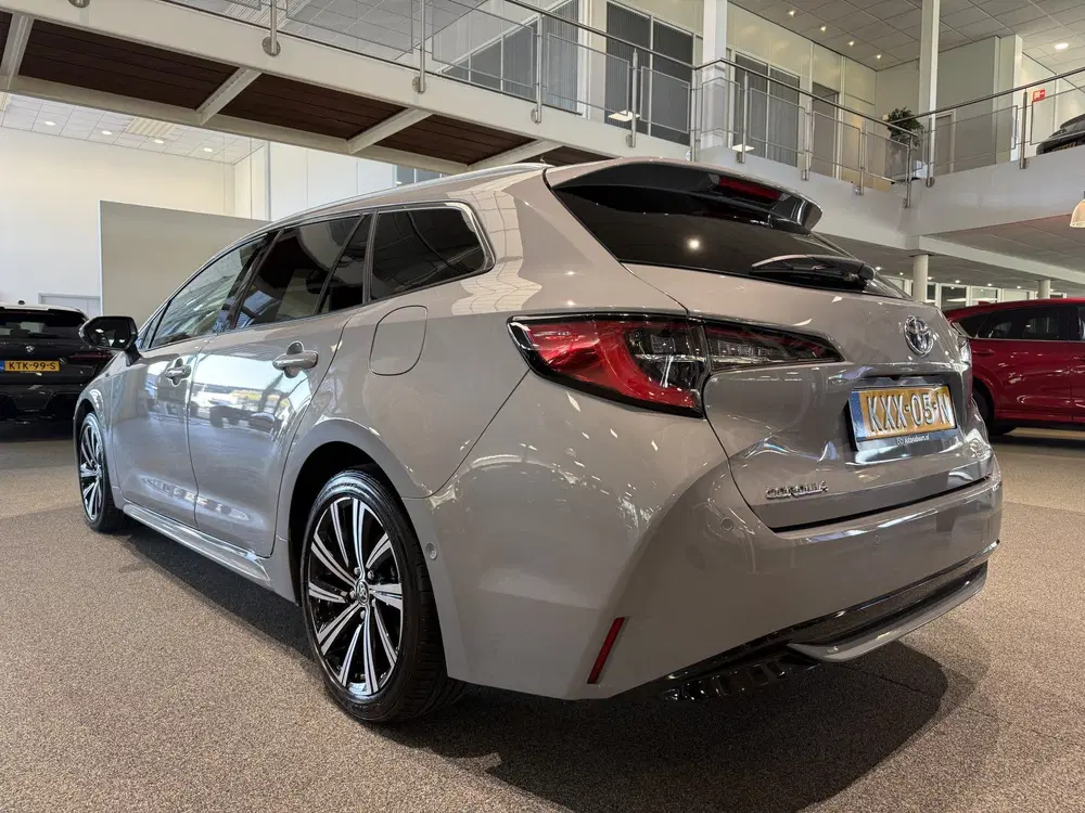 Toyota Corolla 2.0 Hybrid Dynamic uit 2023, foto 7