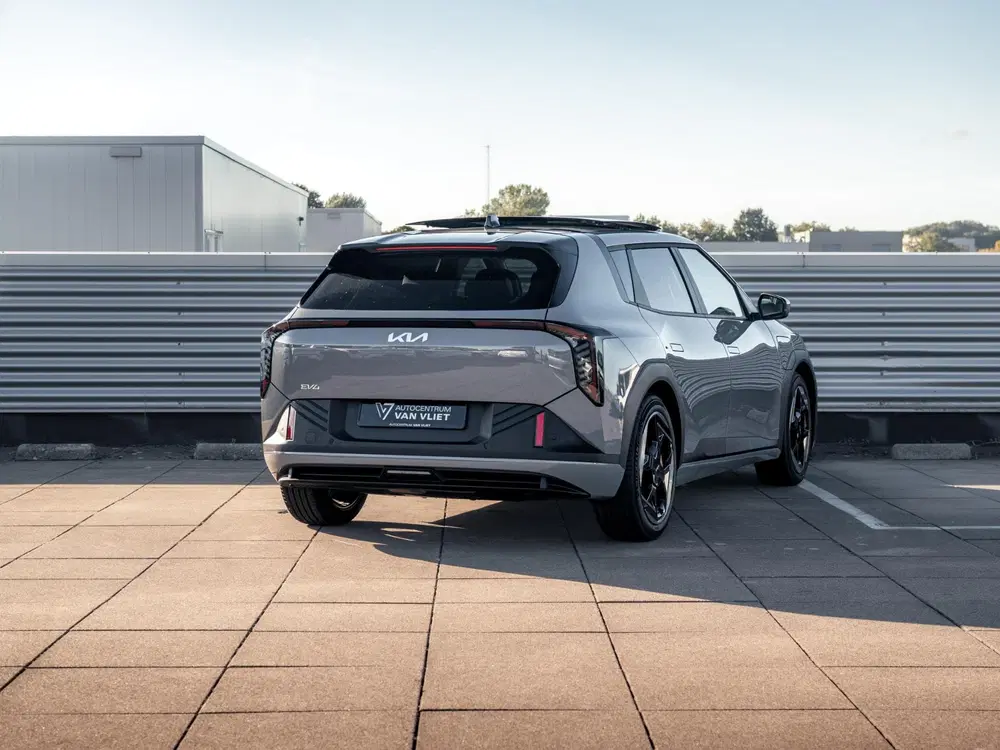 Kia EV4 Plus Advanced 81.4 kWh uit 2026, foto 5