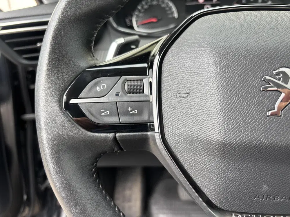 Peugeot 208 1.2 ActivePack uit 2023, foto 13