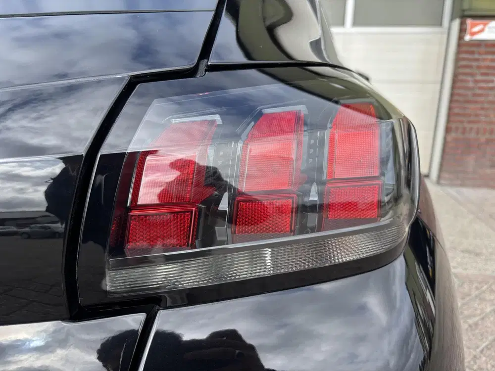 Peugeot 208 1.2 ActivePack uit 2023, foto 9