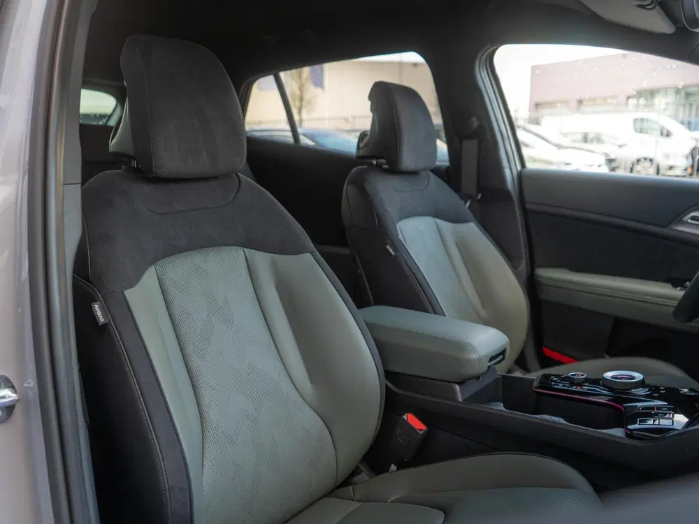 Kia Sportage 1.6 T-GDi Plug-in Hybrid AWD Dark Edition uit 2026, foto 14
