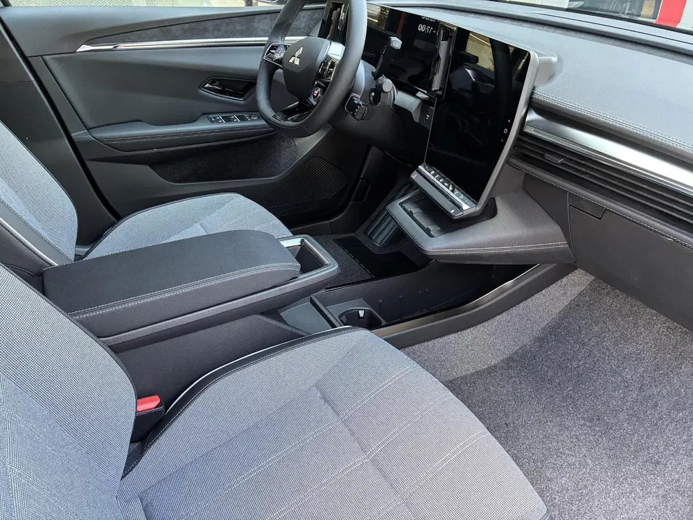 Mitsubishi Eclipse Cross Intense 87 kWh NIEUW UIT VOORRAAD L uit 2026, foto 10