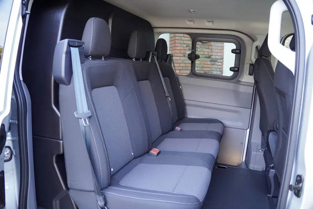 Volkswagen Transporter T7 2.0 TDI Automaat 170PK L2H1 DUB uit 2026, foto 4