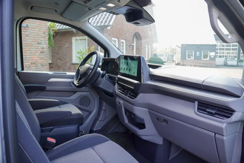 Volkswagen Transporter T7 2.0 TDI Automaat 170PK L2H1 DUB uit 2026, foto 5