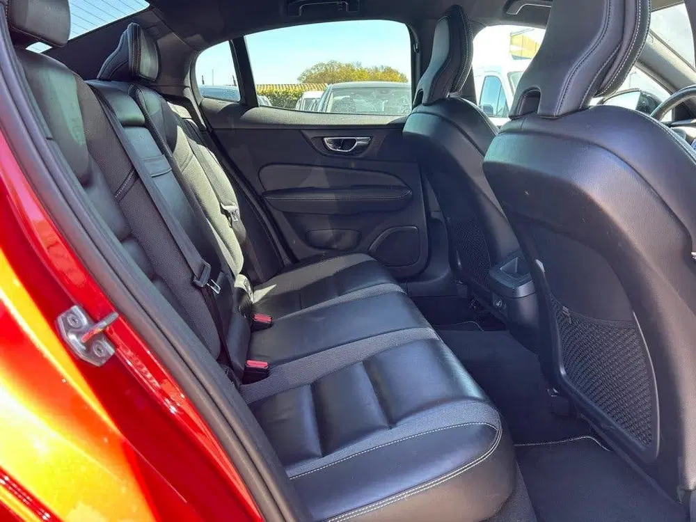 Volvo S60 2.0 T5 R Design uit 2019, foto 10