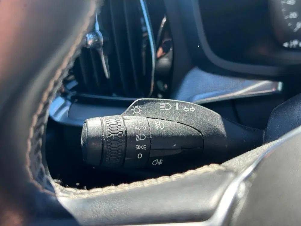 Volvo S60 2.0 T5 R Design uit 2019, foto 14