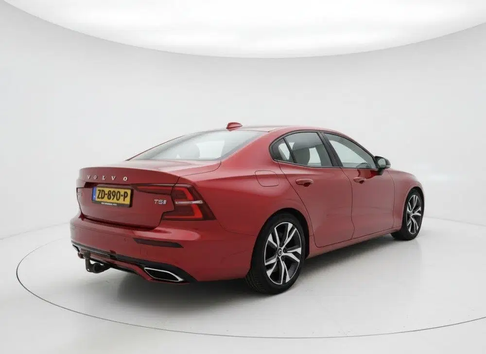Volvo S60 2.0 T5 R Design uit 2019, foto 6