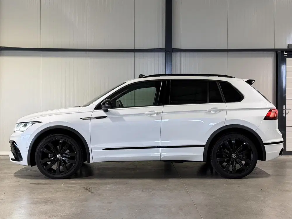 Volkswagen Tiguan 1.5 TSI R-Line Pano Head-up Trekhaak VOL uit 2021, foto 10