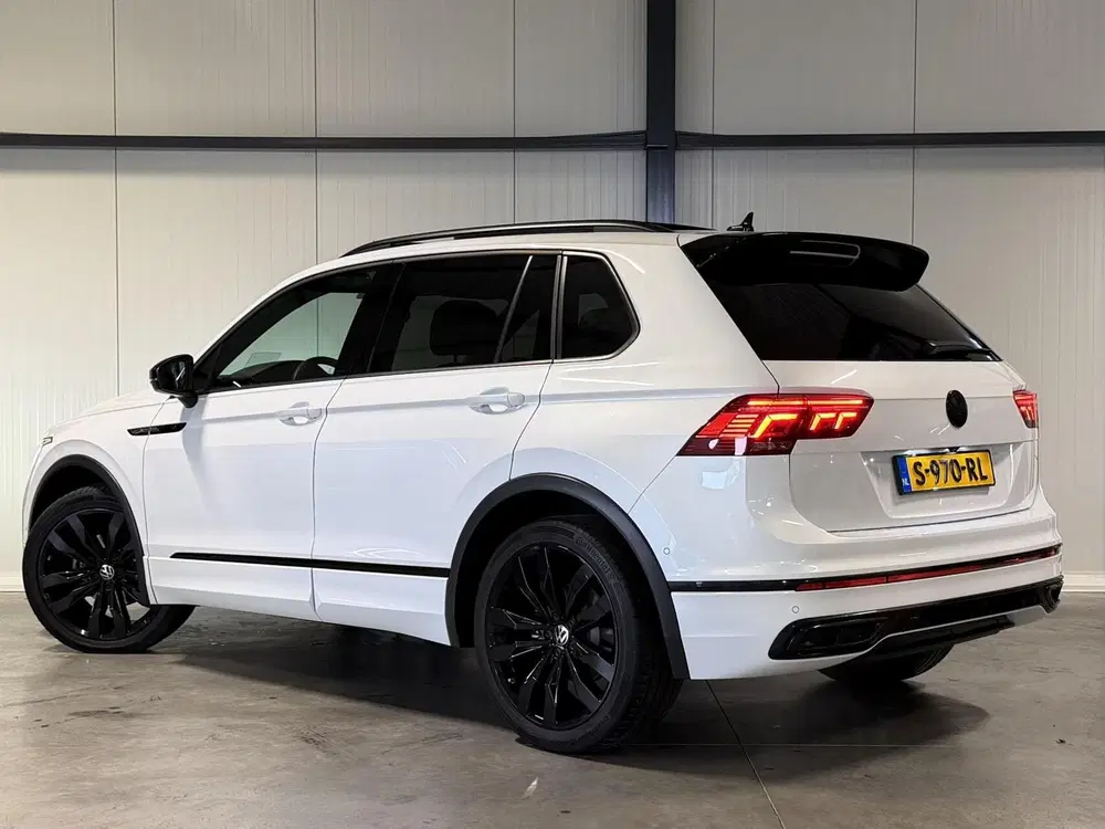 Volkswagen Tiguan 1.5 TSI R-Line Pano Head-up Trekhaak VOL uit 2021, foto 4