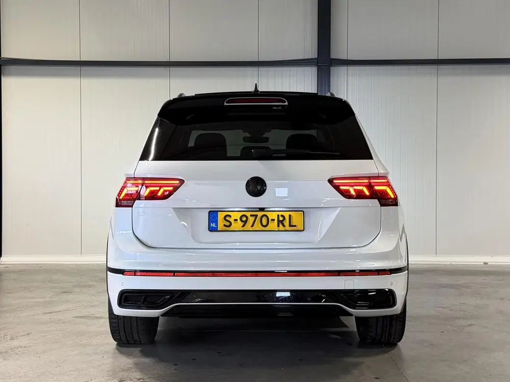 Volkswagen Tiguan 1.5 TSI R-Line Pano Head-up Trekhaak VOL uit 2021, foto 8