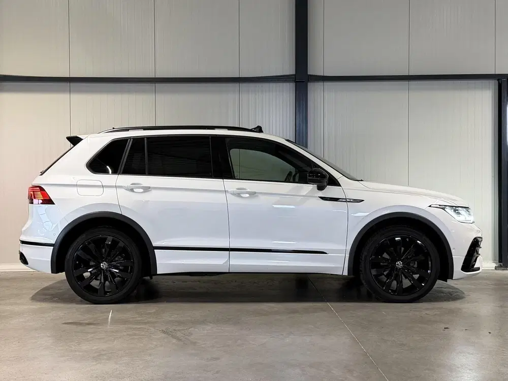 Volkswagen Tiguan 1.5 TSI R-Line Pano Head-up Trekhaak VOL uit 2021, foto 9