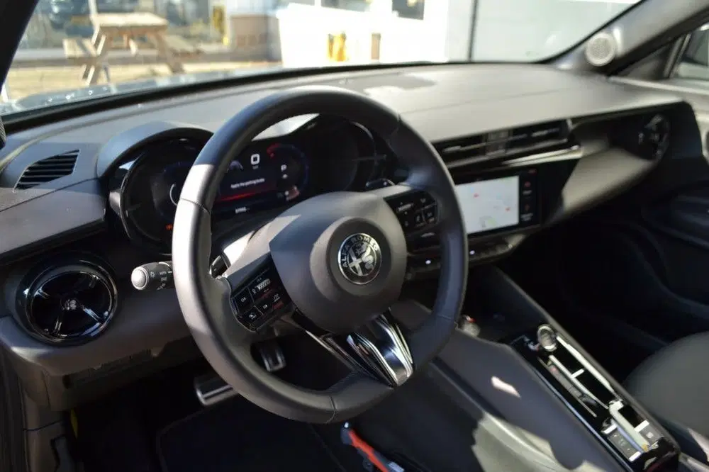 Alfa Romeo Junior 1.2 T Hyb Ibrid Spec uit 2025, foto 14