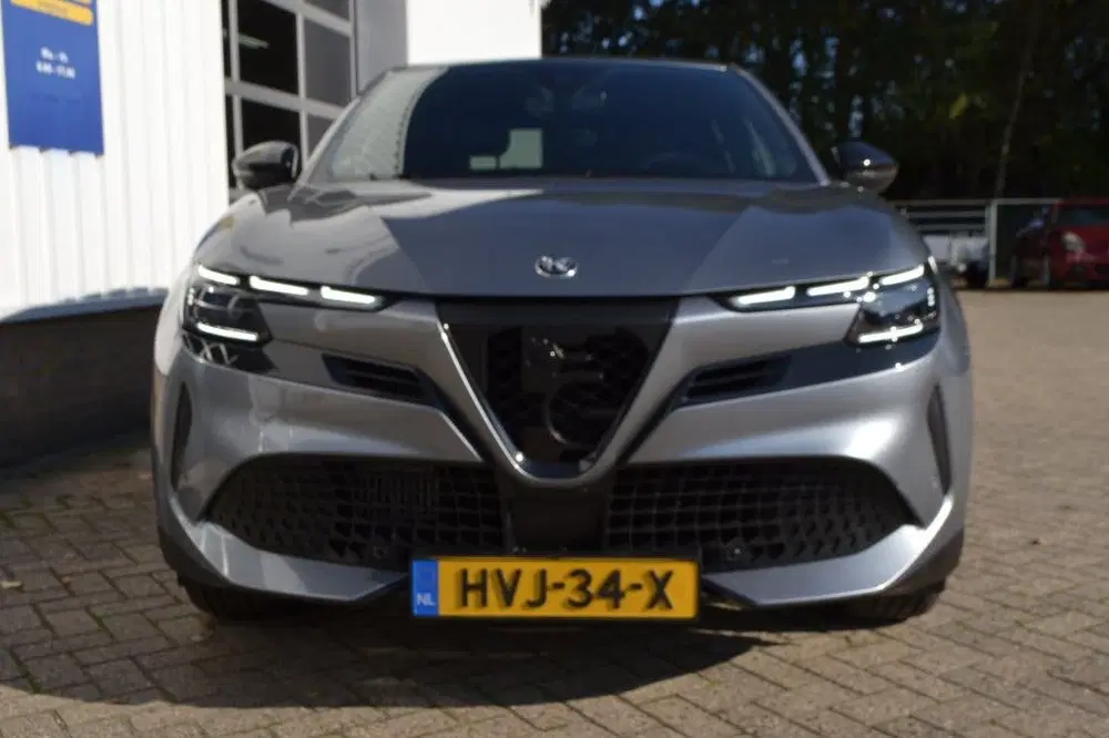 Alfa Romeo Junior 1.2 T Hyb Ibrid Spec uit 2025, foto 3