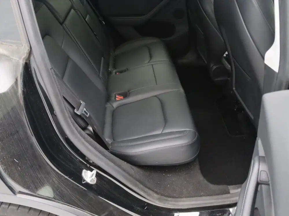 Tesla Model Y Long Range AWD 75kWh 351pk 93.5% SoH [ AMD uit 2023, foto 14