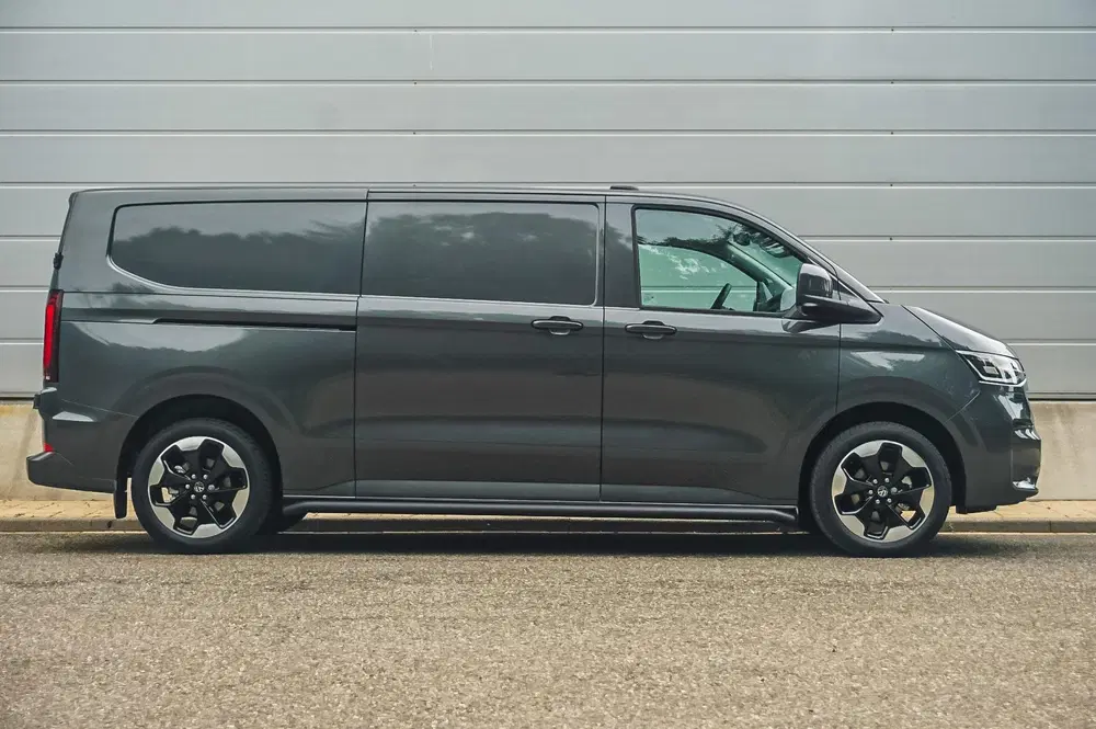 Volkswagen Transporter 2.5 eHybrid 233pk L2H1 30 Bulli uit 2026, foto 3