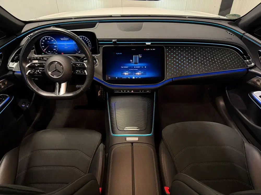 Mercedes-Benz E-Klasse 300 e AMG Line Pano Burmester uit 2024, foto 10