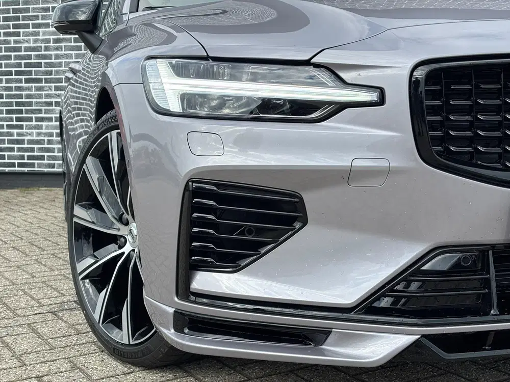 Volvo V60 T6 Plug-in hybrid AWD Ultra Dark uit 2026, foto 7