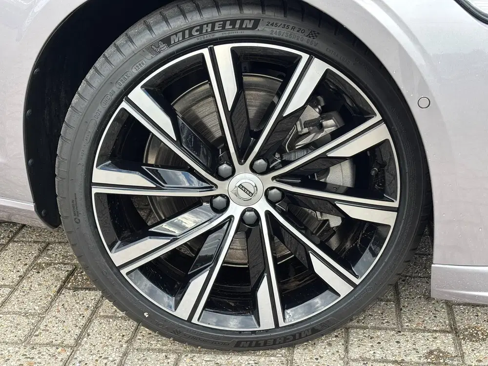 Volvo V60 T6 Plug-in hybrid AWD Ultra Dark uit 2026, foto 8