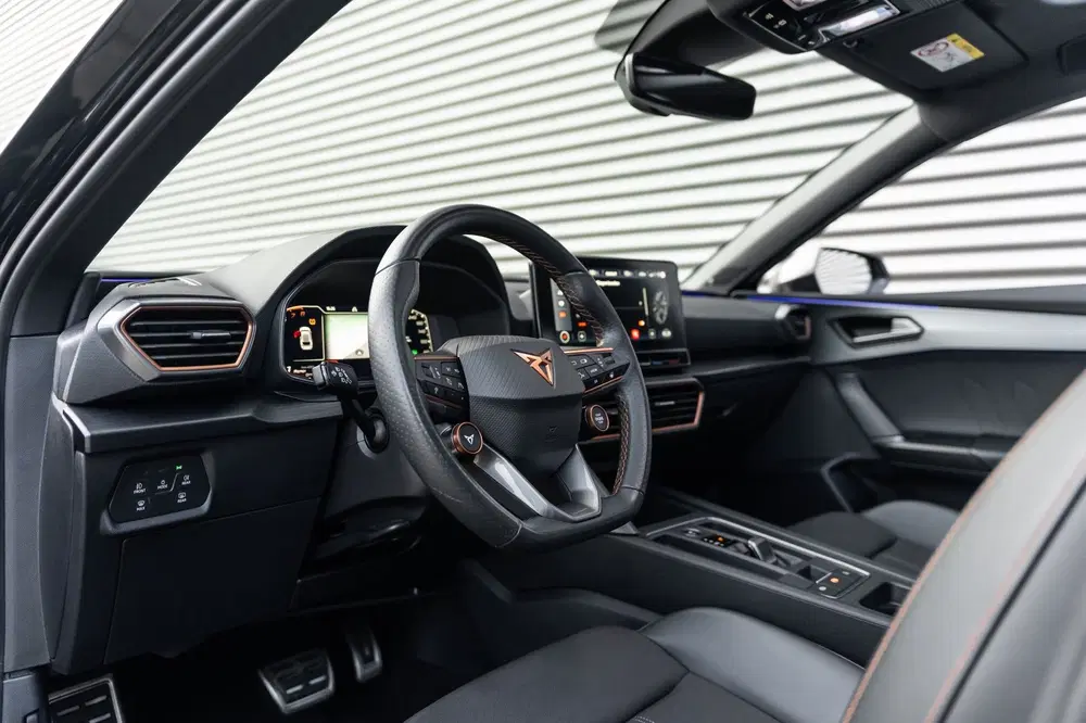Cupra Leon 2.0 TSI VZ PANO BEATS KEYLESS CAMERA uit 2022, foto 15