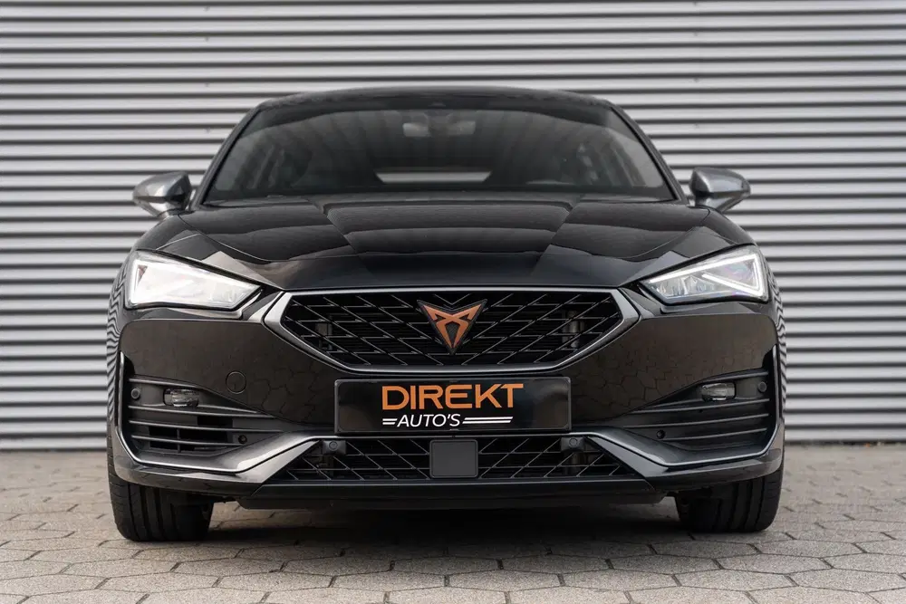 Cupra Leon 2.0 TSI VZ PANO BEATS KEYLESS CAMERA uit 2022, foto 2