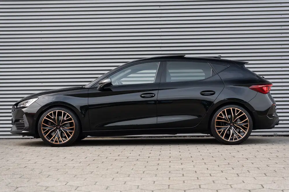 Cupra Leon 2.0 TSI VZ PANO BEATS KEYLESS CAMERA uit 2022, foto 4