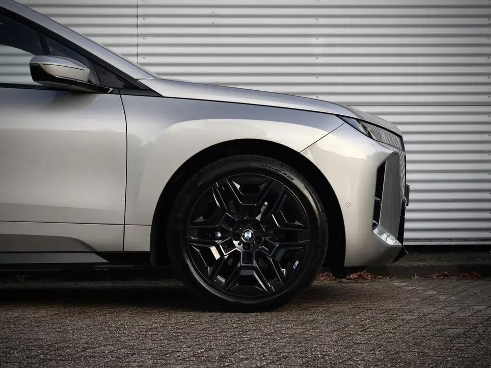 BMW iX xDrive60 M Sport uit 2026, foto 14