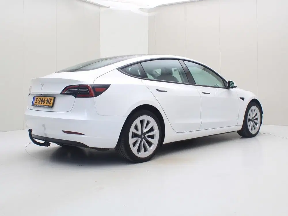 Tesla Model 3 Standard RWD Plus UPGRADE 92.3% SoH [ TREK uit 2023, foto 3