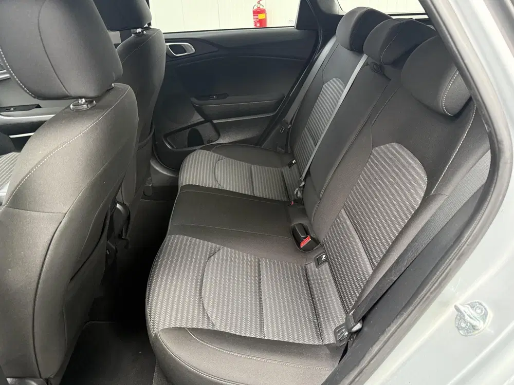Kia Ceed 1.0 T-GDi DynamicLine uit 2023, foto 15