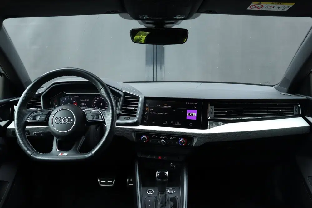 Audi A1 35TFSI S-Line DSG uit 2020, foto 2