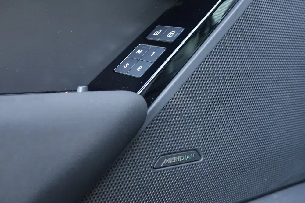 Land Rover Range Rover Velar 2.0 P400e R-Dynamic HSE uit 2024, foto 14