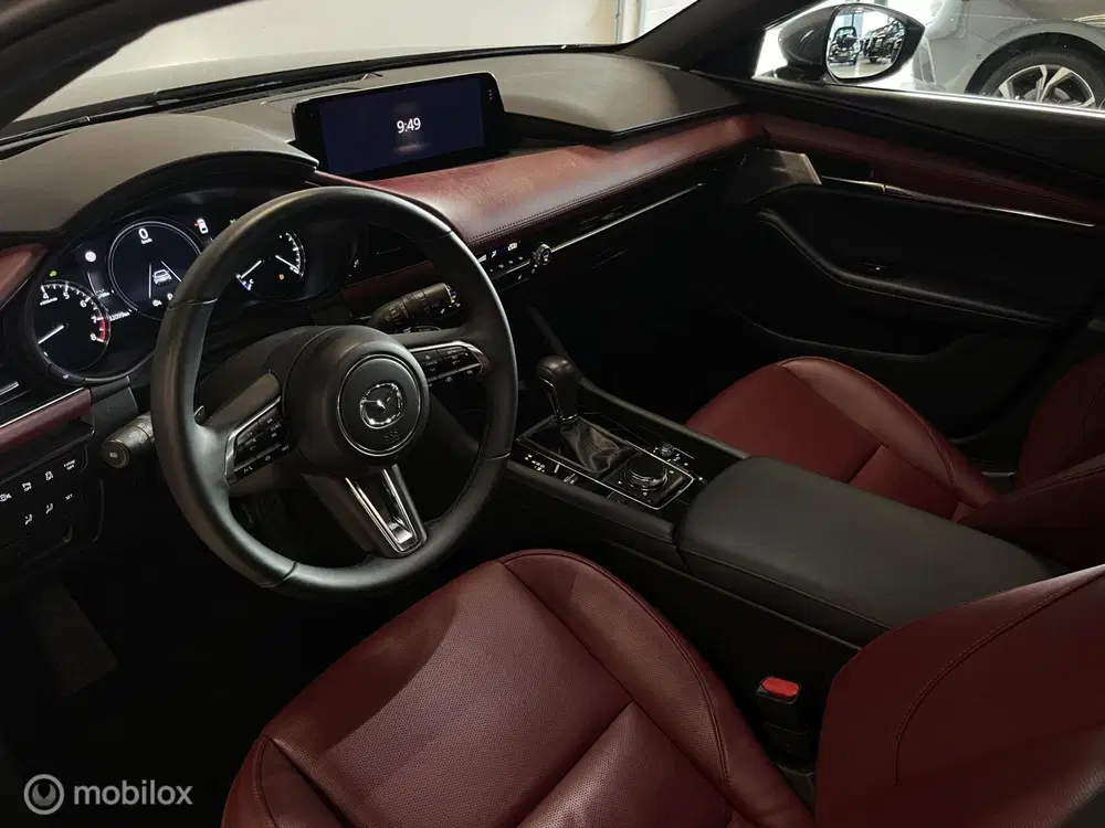 Mazda 3 2.0 e-Skyactiv-X M Hybrid 186 Exclusive-Li uit 2024, foto 4