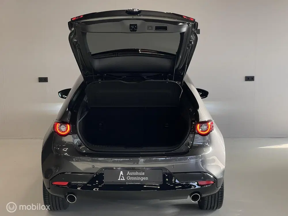 Mazda 3 2.0 e-Skyactiv-X M Hybrid 186 Exclusive-Li uit 2024, foto 8