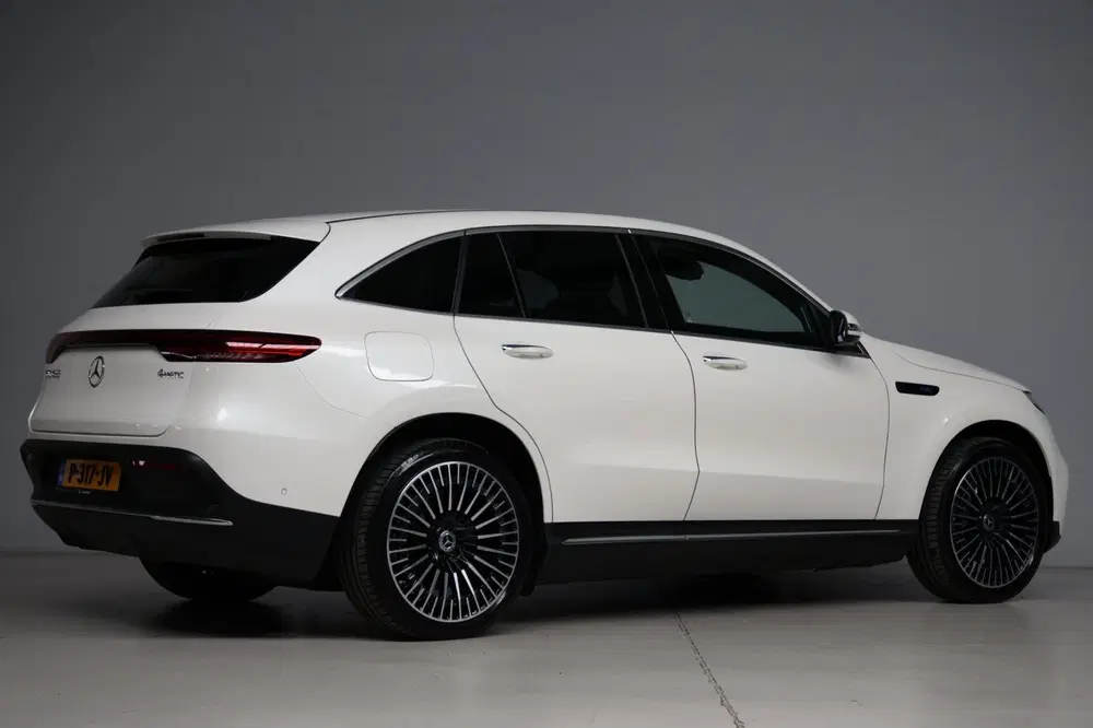 Mercedes-Benz EQC 400 4MATIC AMG Premium Plus 80 kWh uit 2020, foto 2