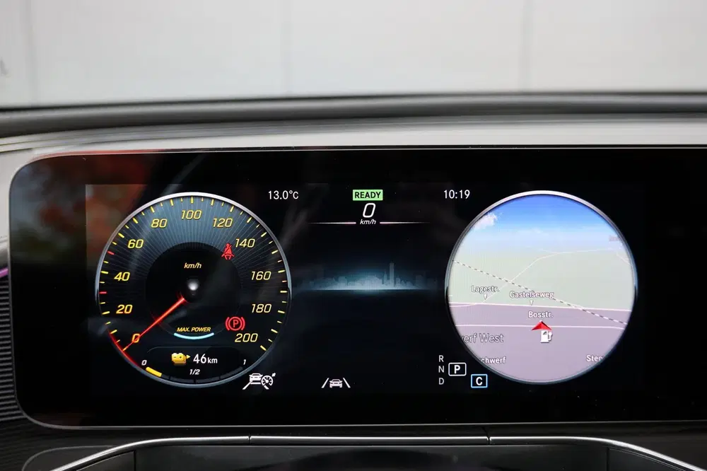 Mercedes-Benz EQC 400 4MATIC AMG Premium Plus 80 kWh uit 2020, foto 4