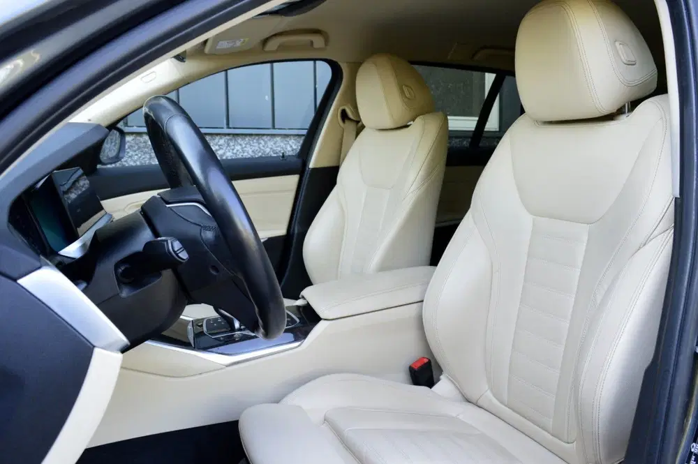 BMW 3-serie 3 Serie Touring 330i High Executive Editio uit 2019, foto 13