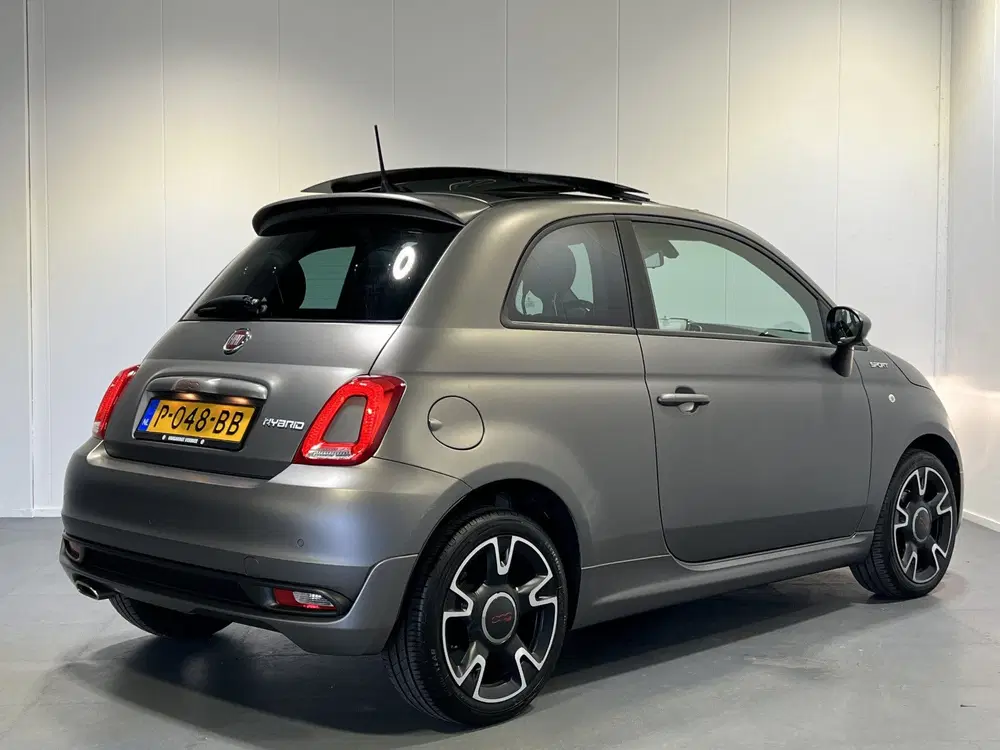 Fiat 500 1.0 Hybrid Sport uit 2022, foto 2