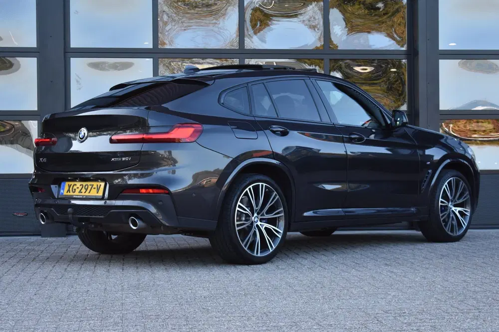BMW X4 XDrive30i High Executive '19 M Pakket Lede uit 2019, foto 3