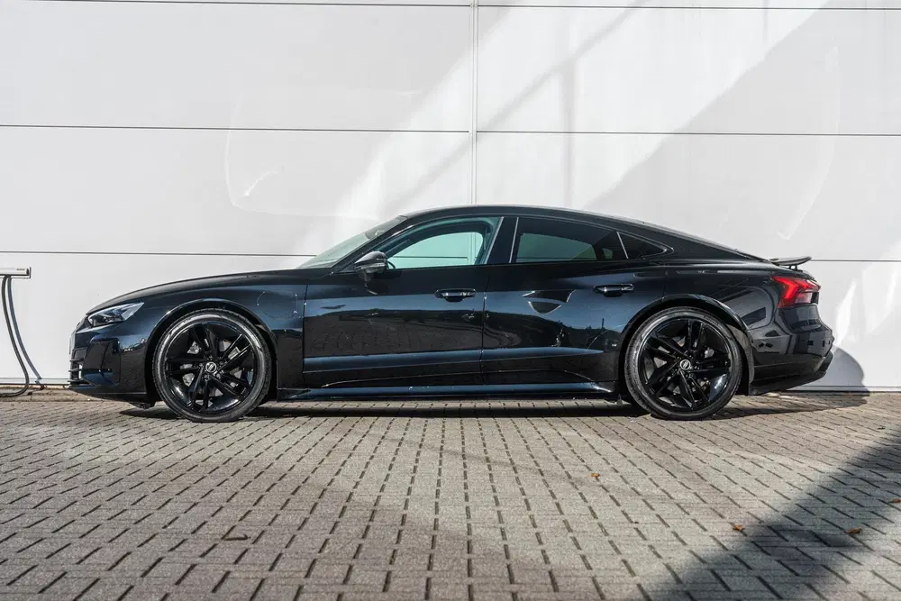 Audi e-tron GT 476pk quattro Competition 93 kWh uit 2024, foto 12