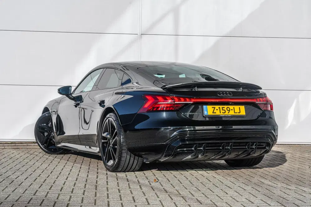 Audi e-tron GT 476pk quattro Competition 93 kWh uit 2024, foto 15