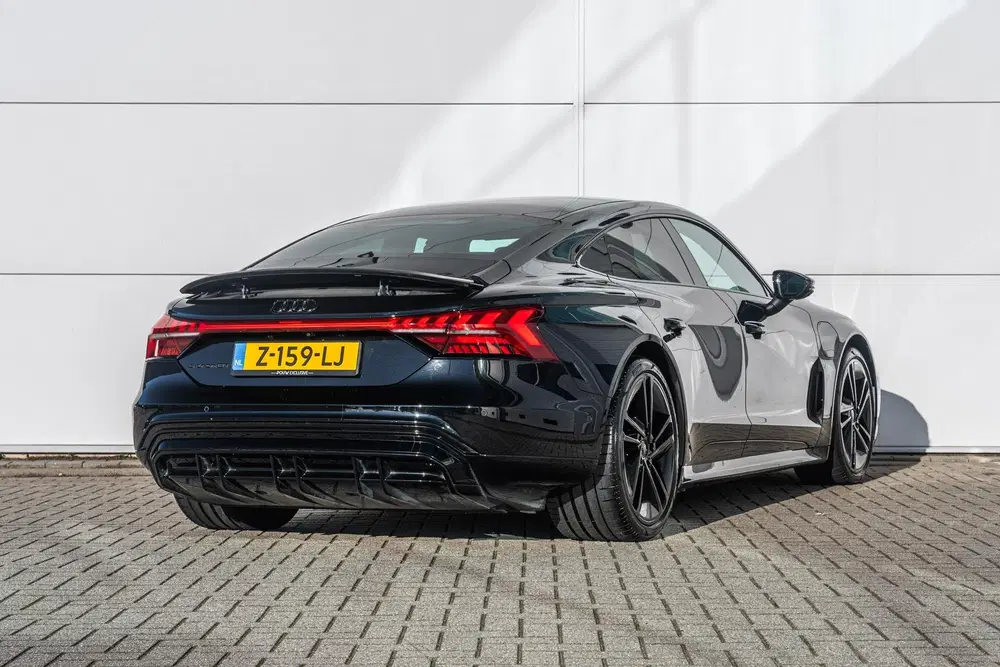 Audi e-tron GT 476pk quattro Competition 93 kWh uit 2024, foto 2