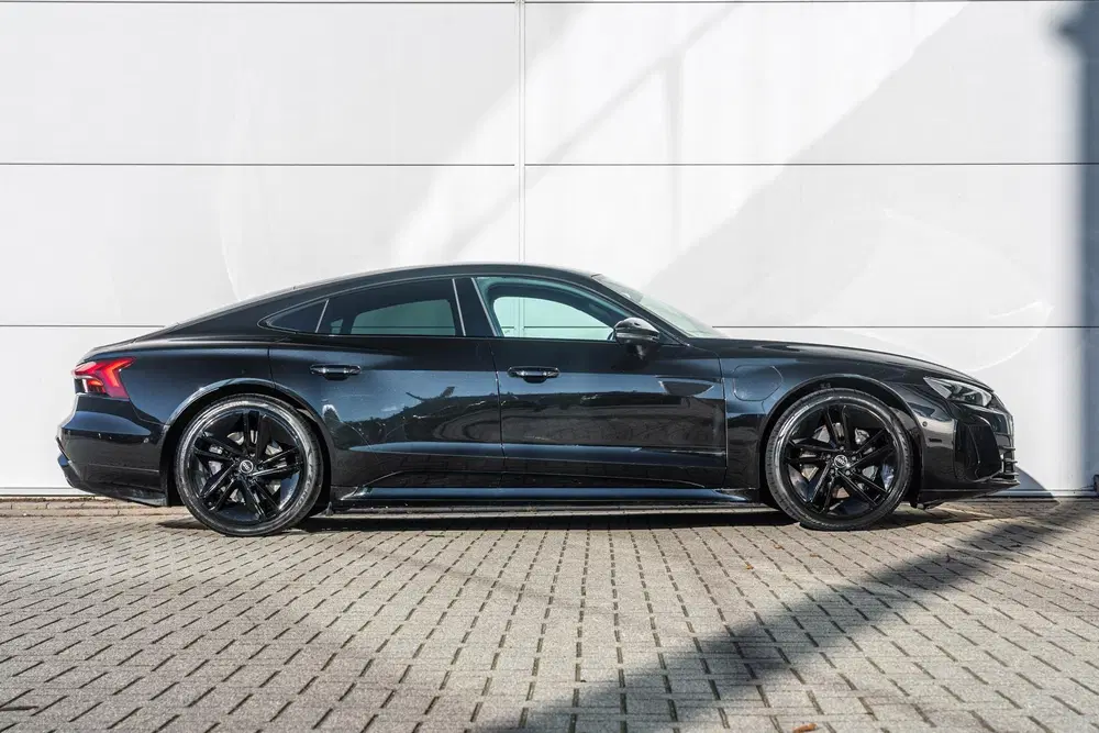 Audi e-tron GT 476pk quattro Competition 93 kWh uit 2024, foto 3