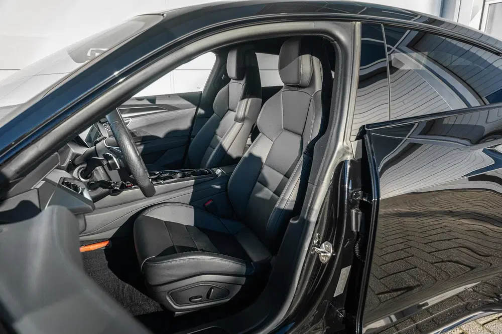 Audi e-tron GT 476pk quattro Competition 93 kWh uit 2024, foto 5