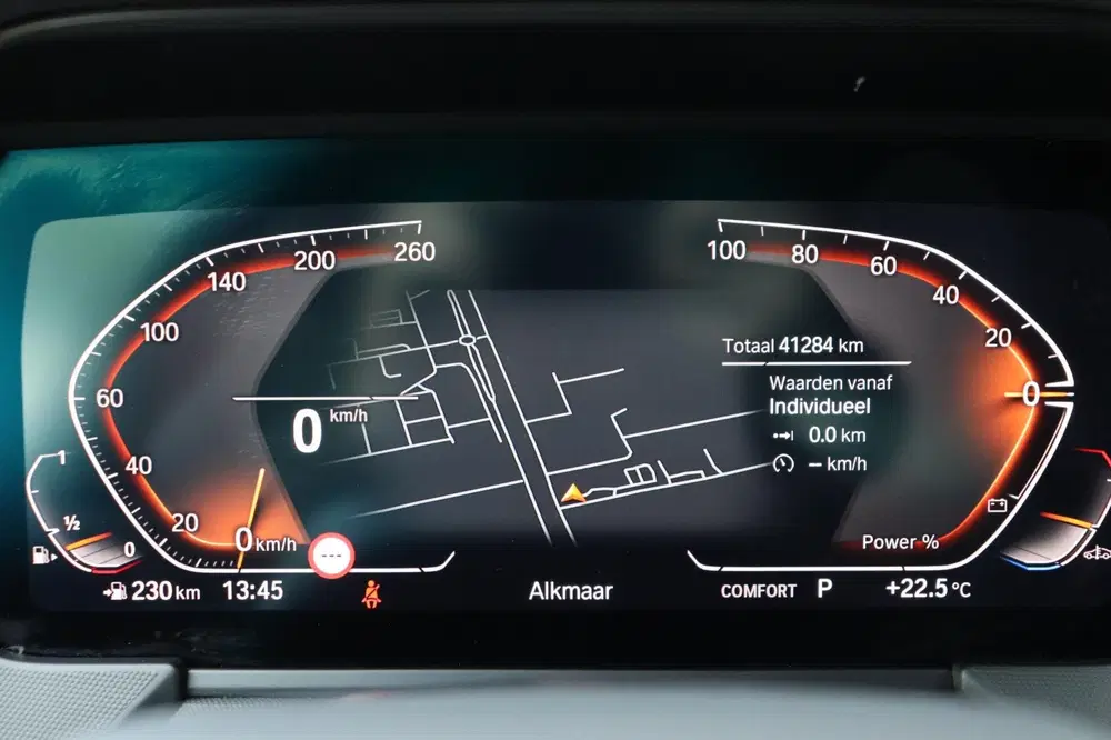BMW 1-serie orgNL 18"Performance h.leer uit 2023, foto 12