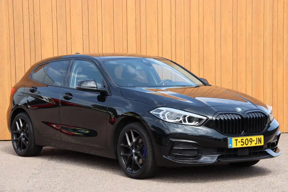 BMW 1-serie orgNL 18"Performance h.leer uit 2023, foto 2
