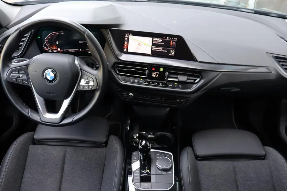 BMW 1-serie orgNL 18"Performance h.leer uit 2023, foto 9