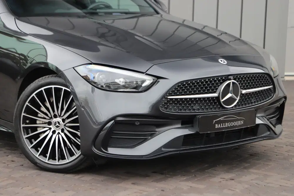 Mercedes-Benz C-Klasse 300e AMG uit 2022, foto 10