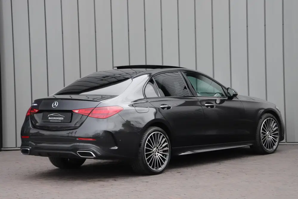Mercedes-Benz C-Klasse 300e AMG uit 2022, foto 7