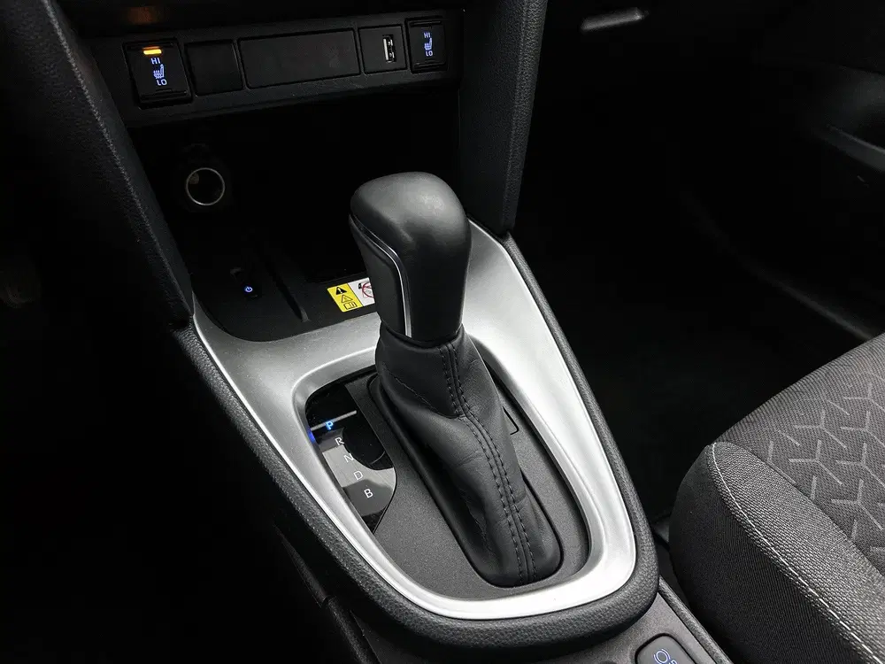 Toyota Yaris Cross 1.5 Hybrid Dynamic + uit 2023, foto 13