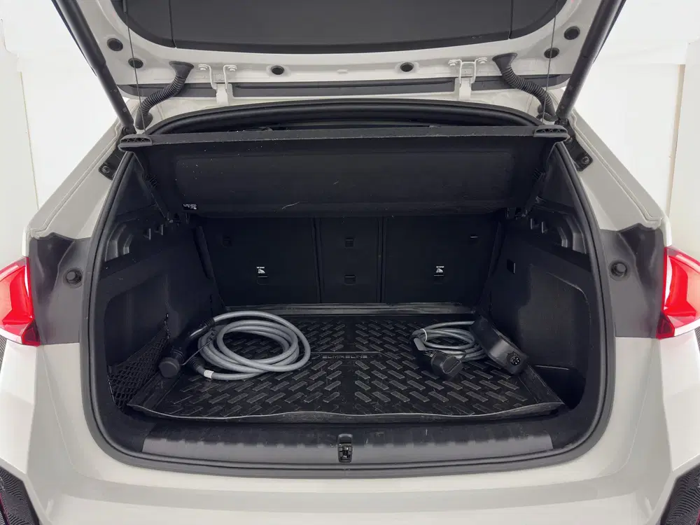 BMW iX1 xDrive30 Launch Edition 67 kWh M-Sportpack uit 2023, foto 10